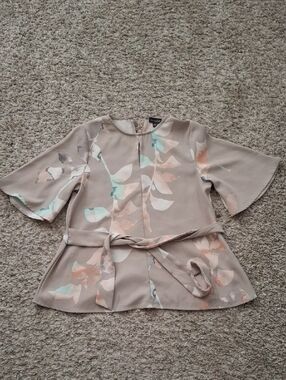 The Limited floral blouse- size S- EUC